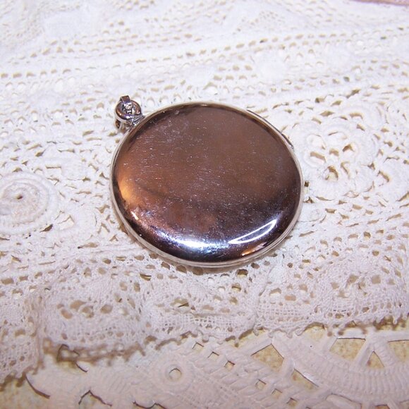 Van Dell Round Sterling Silver Locket - Engraved Design to Front - Picture 5 of 5